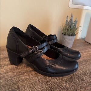 Earth Origins Black Mary Jane Heels with Chunky Heel